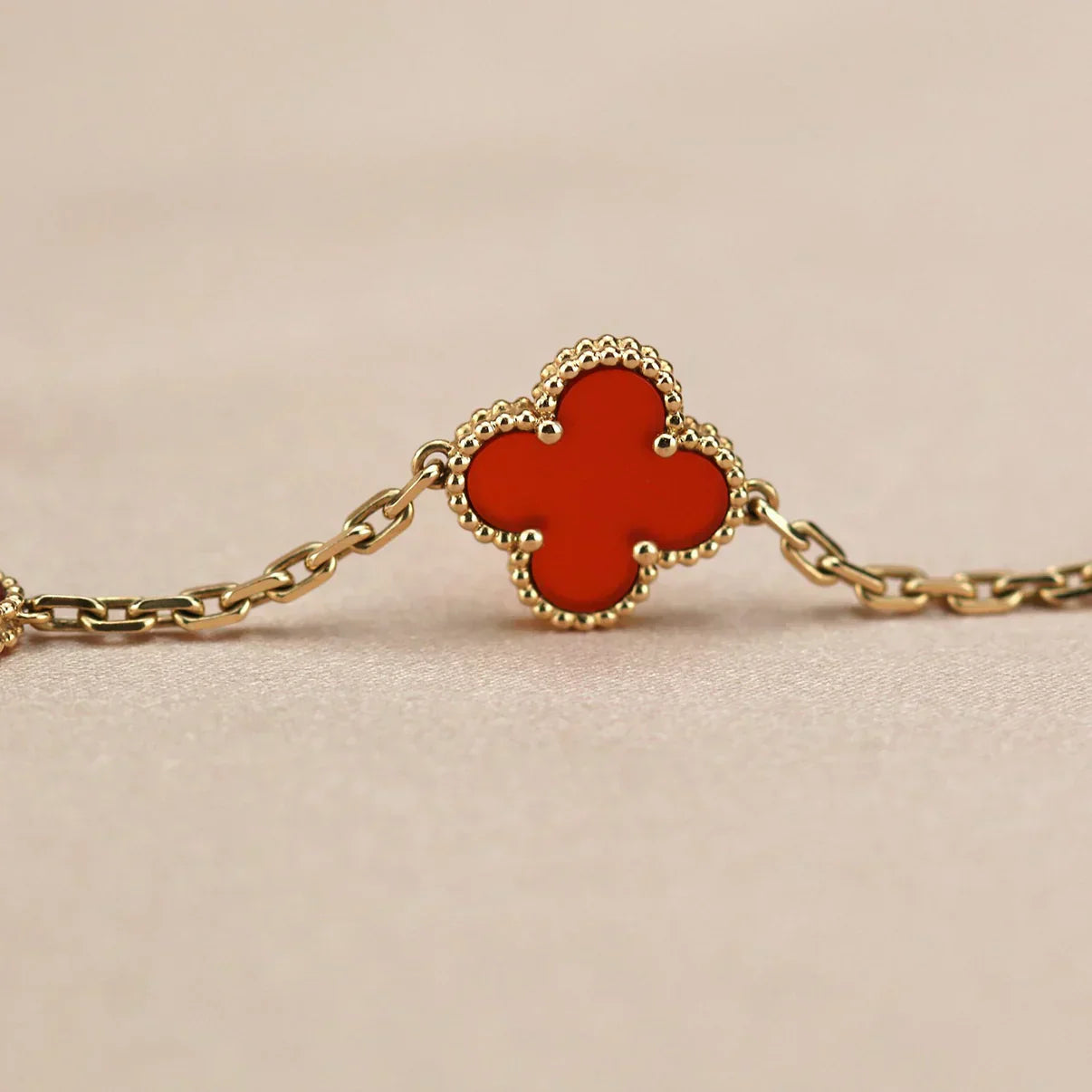 [⭐Glow] CLOVER 5 MOTIF RED CORNELIAN BRACELET COLLECTION
