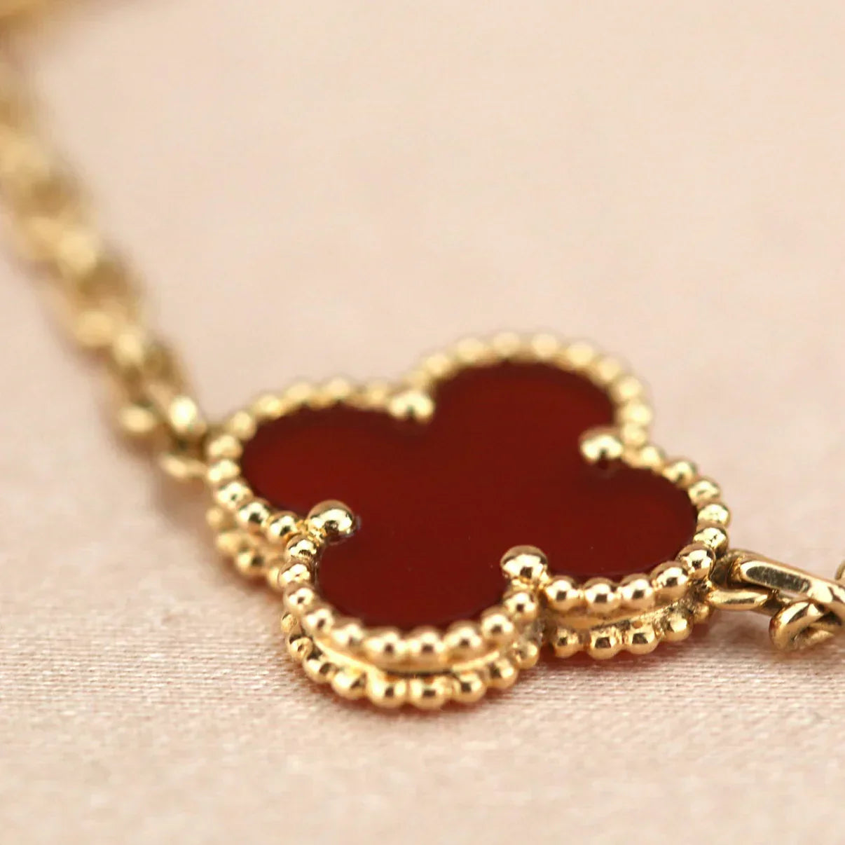 [⭐Glow] CLOVER 5 MOTIF RED CORNELIAN BRACELET COLLECTION