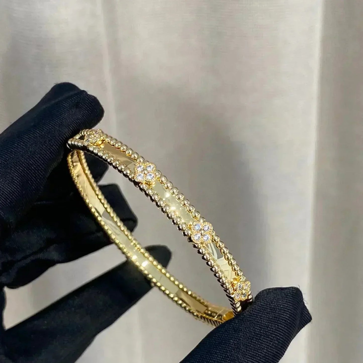 [⭐Glow]CLOVER BRACELET 4MM DIAMONDS