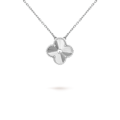 [⭐Glow]CLOVER 15MM LASER NECKLACE SILVER