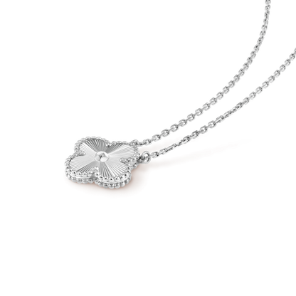 [⭐Glow]CLOVER 15MM LASER NECKLACE SILVER