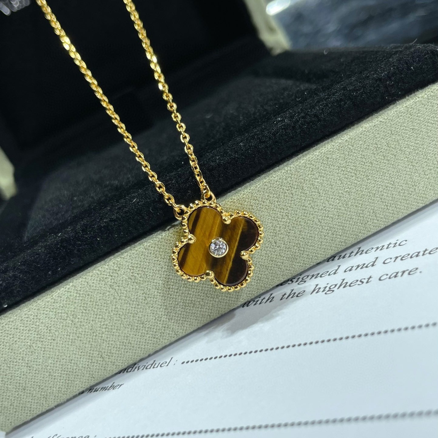 [⭐Glow]CLOVER 15MM DIAMOND AND YELLOW TIGER'S EYE AGATE necklace