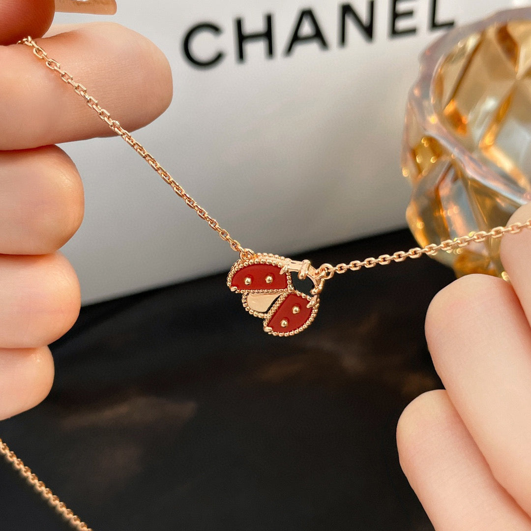 [⭐Glow]LUCKY  CARNELIANS LADYBUG NECKLACE