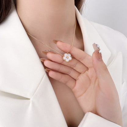[⭐Glow]LUCKY  WHITE MOP  PLUM BLOSSOM NECKLACE