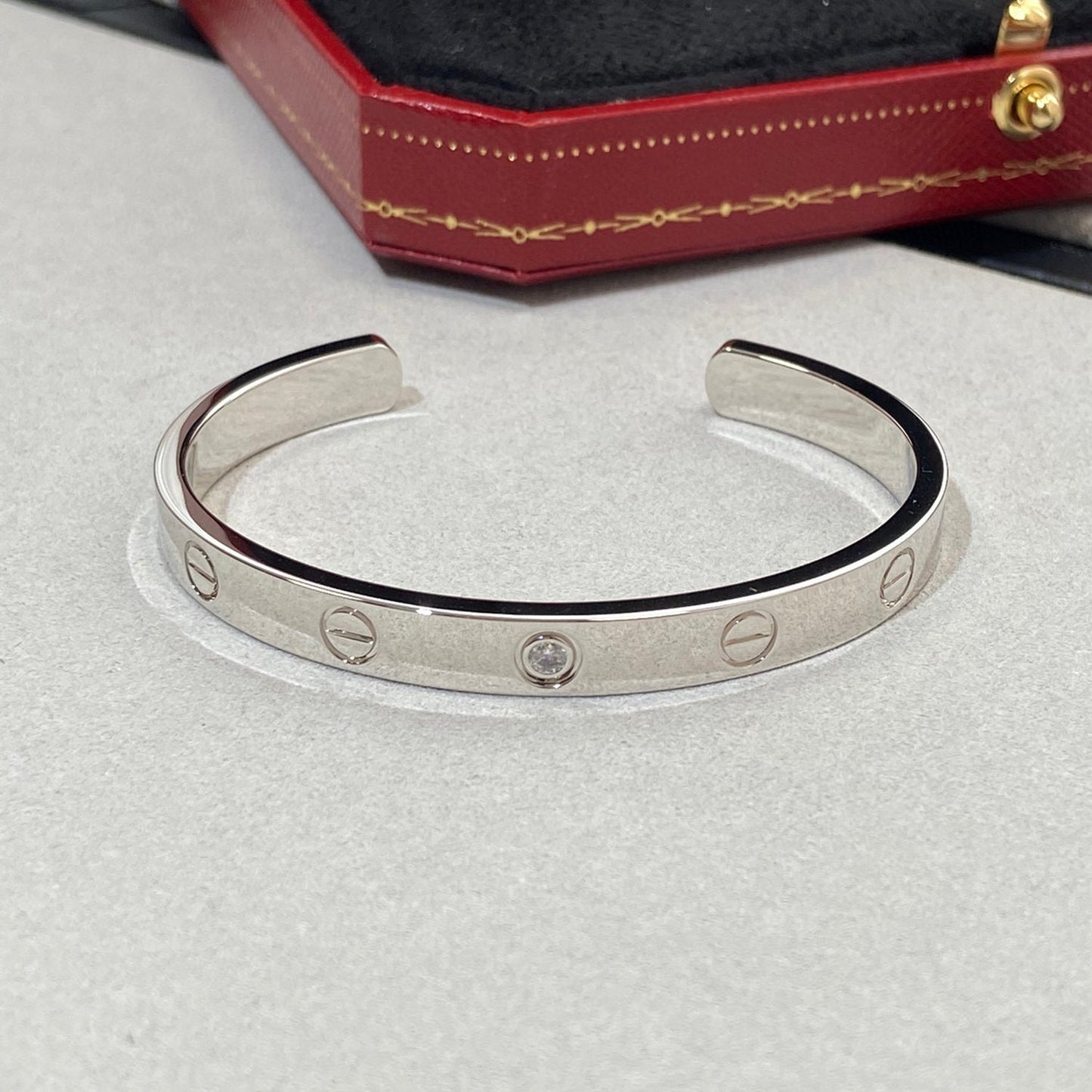 [⭐Glow]LOVE BRACELET 6.1MM 1 DIAMOND OPEN CUFF