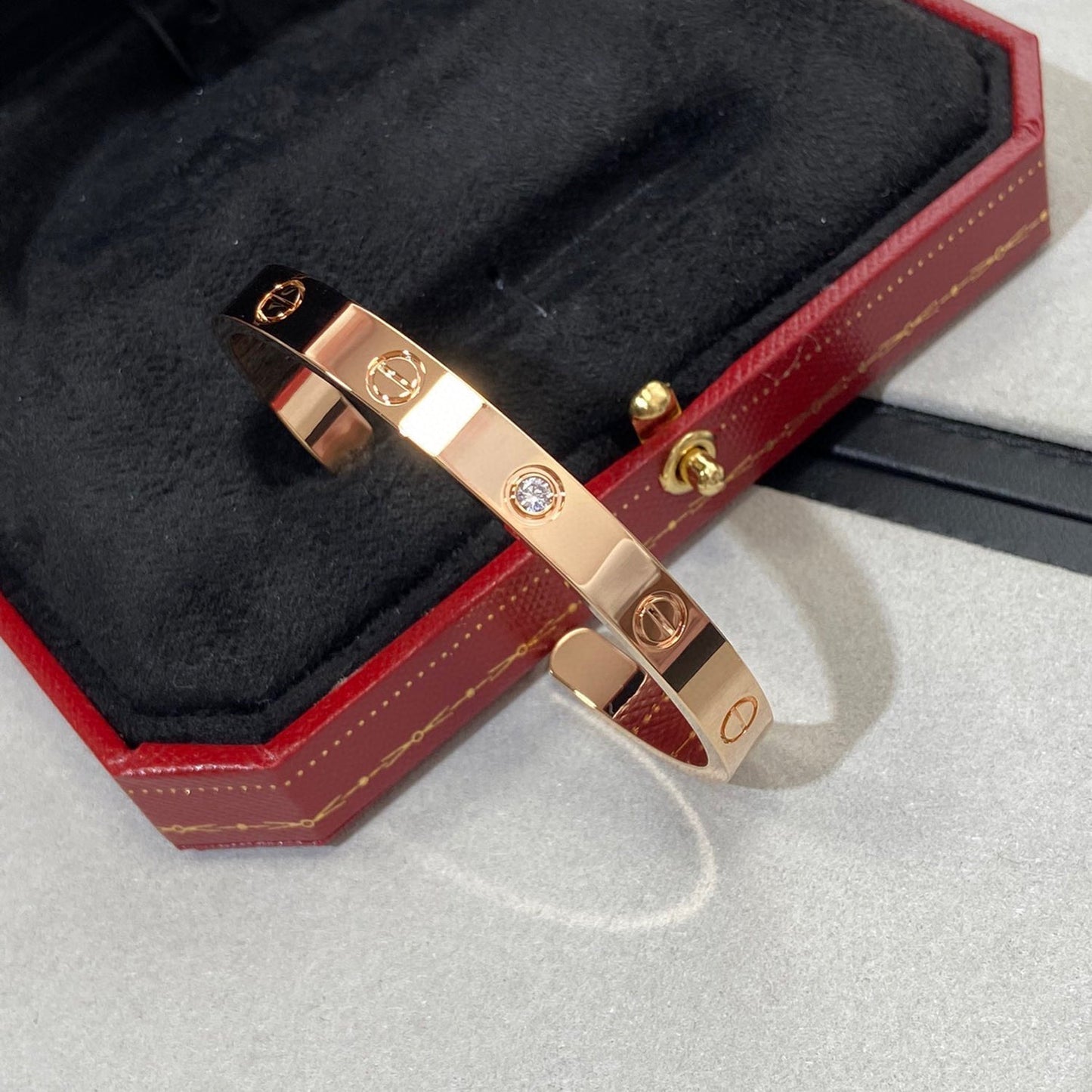 [⭐Glow]LOVE BRACELET 6.1MM 1 DIAMOND OPEN CUFF