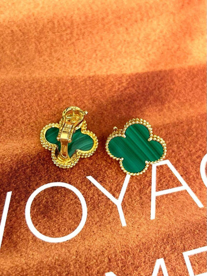 [⭐Glow] CLOVER LARGE (20mm) 1 MOTIFS GREENER MOP STUD EARRINGS