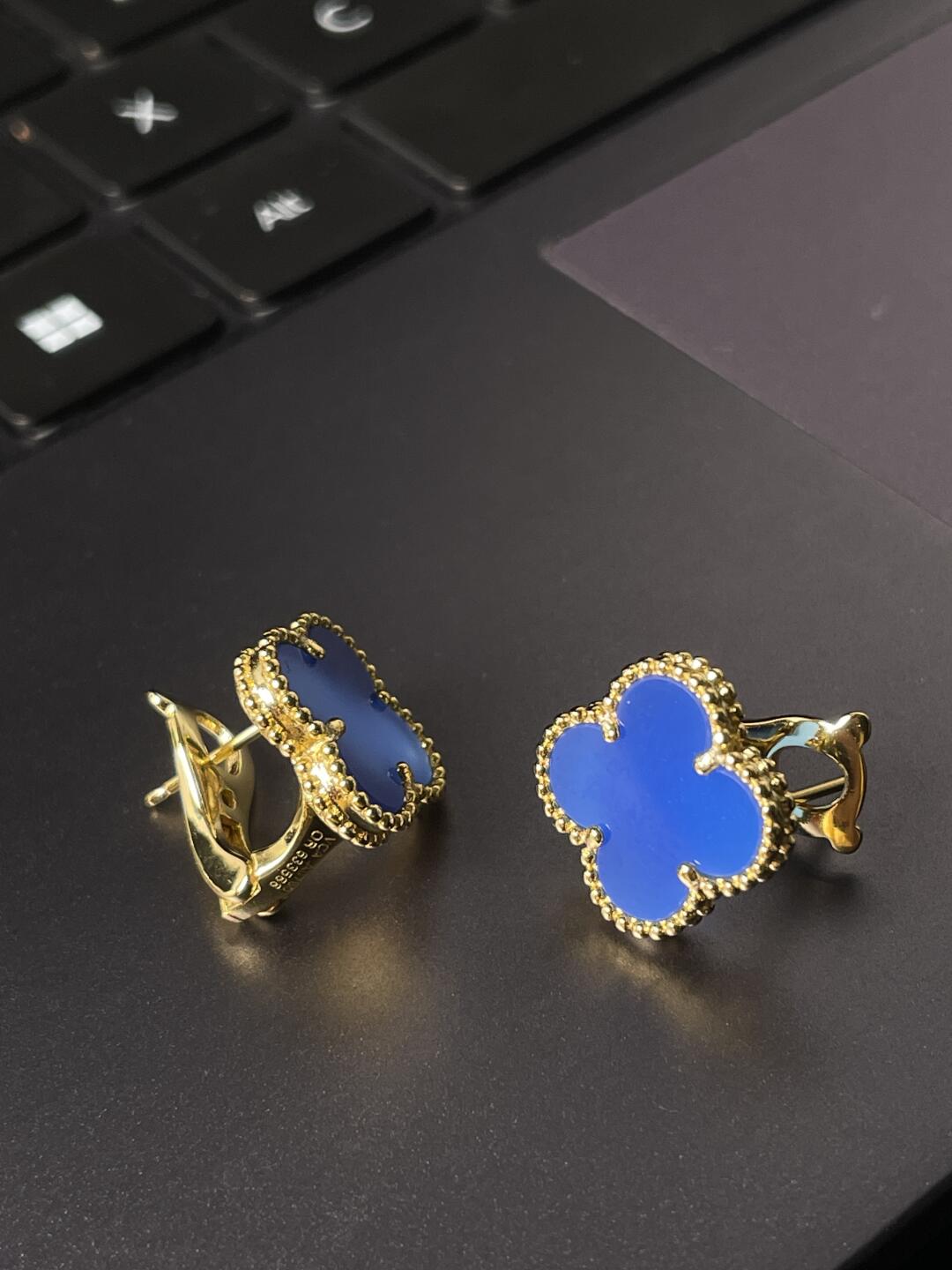 [⭐Glow] CLOVER LARGE (20mm) 1 MOTIFS BLUE MOP STUD EARRINGS