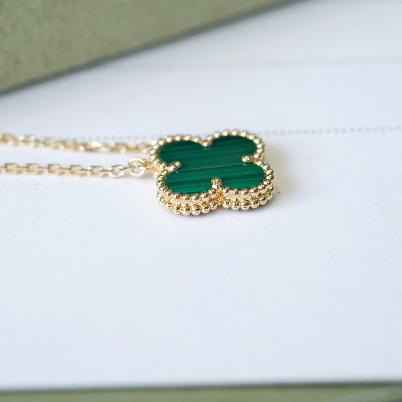 [⭐Glow]CLOVER 15MM MALACHITE SINGLE FLOWER  NECKLACE