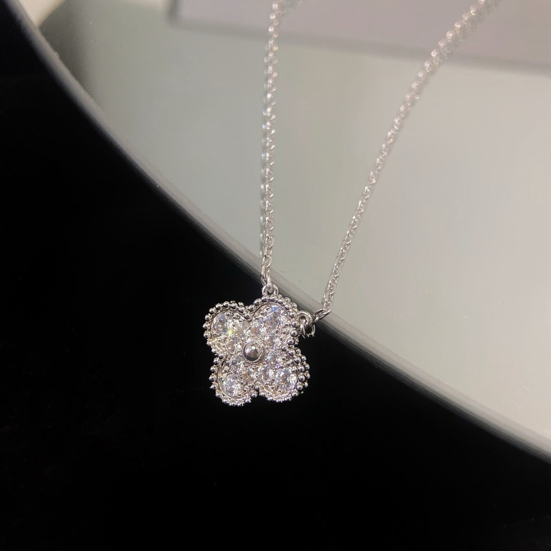 [⭐Glow]CLOVER 15MM DIAMOND SINGLE FLOWER NECKLACE