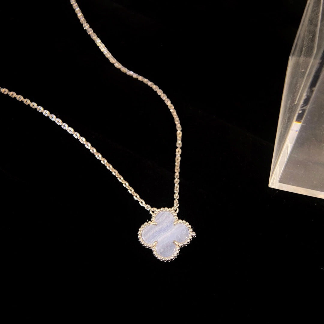 [⭐Glow]CLOVER 15MM BLUE CHALCEDONY NECKLACE SILVER
