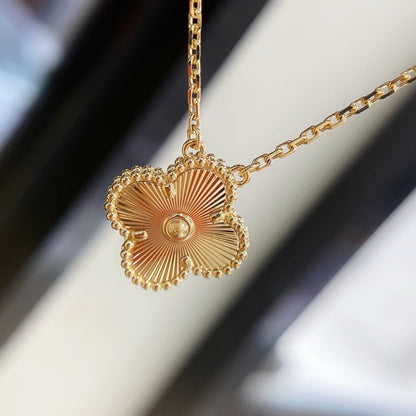 [⭐Glow]CLOVER 15MM LASER NECKLACE