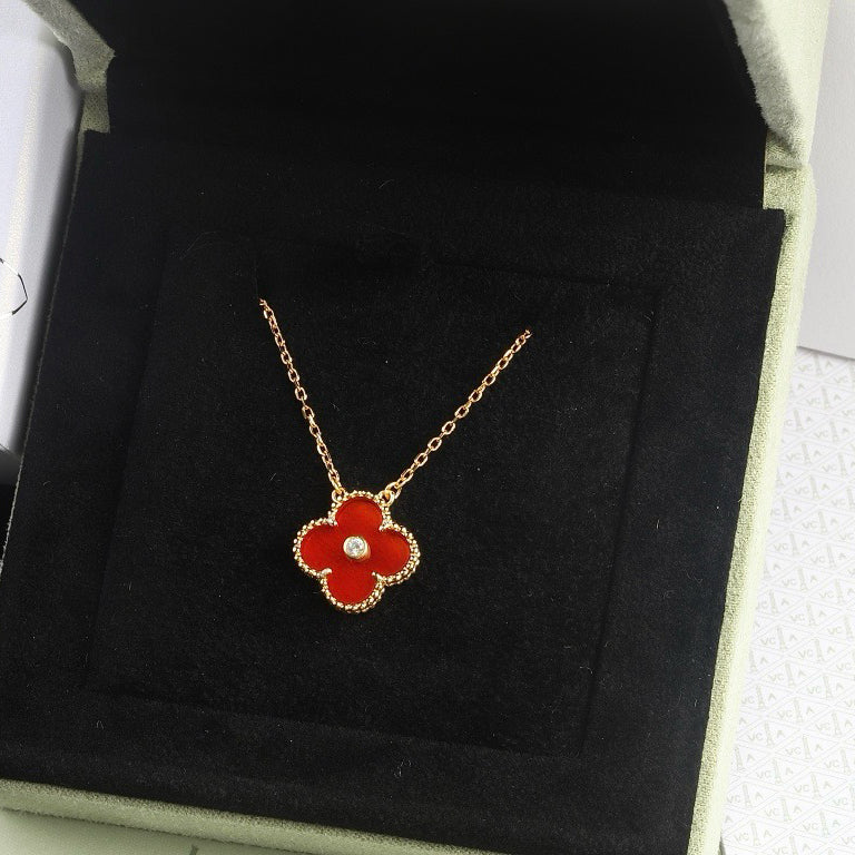 [⭐Glow]CLOVER 15MM DIAMOND CARNELIAN NECKLACE