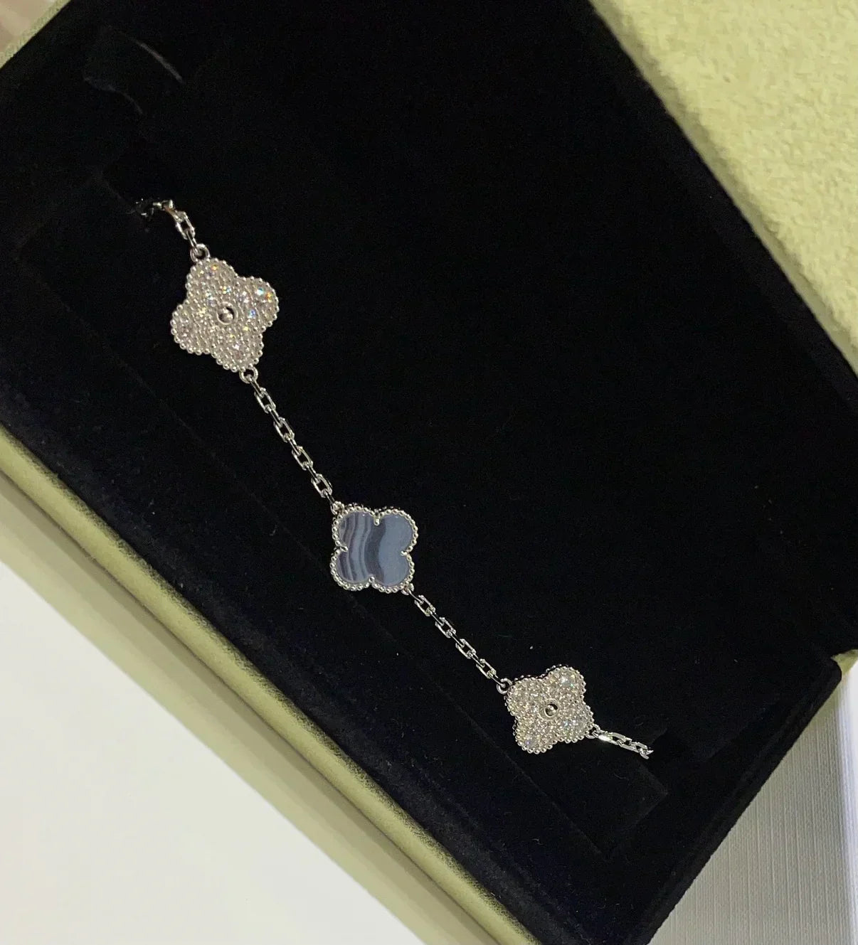 [⭐Glow] CLOVER 5 MOTIF PURPLE CHALCEDONY BRACELET COLLECTION