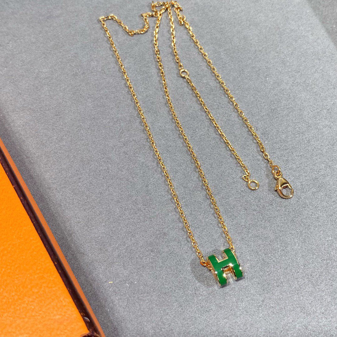 [⭐Glow]POP H GREEN NECKLACE SILVER AND GOLD