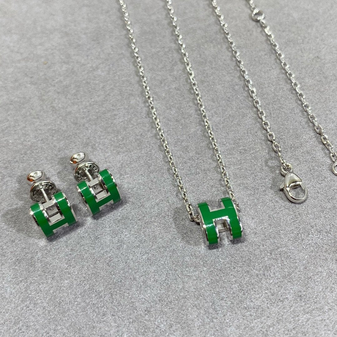 [⭐Glow]POP H GREEN NECKLACE SILVER AND GOLD