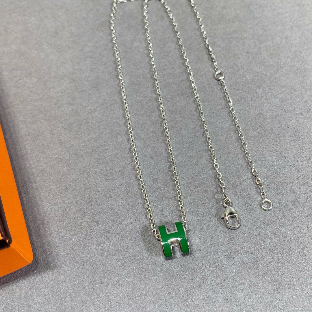 [⭐Glow]POP H GREEN NECKLACE SILVER AND GOLD
