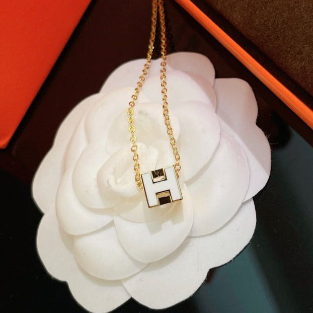 [⭐Glow]H WHITE SQUARE GOLD NECKLACE