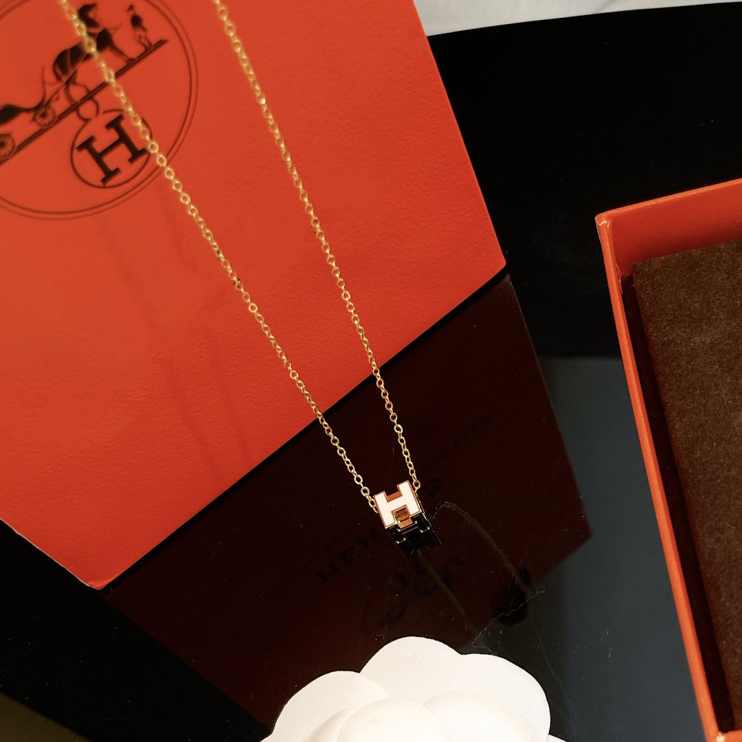 [⭐Glow]H WHITE SQUARE GOLD NECKLACE