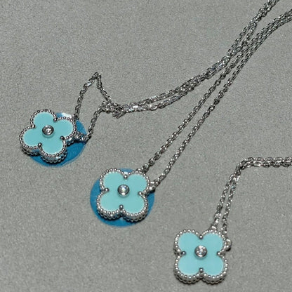 [⭐Glow]CLOVER 1 DIAMOND LIGHT BLUE SILVER NECKLACE