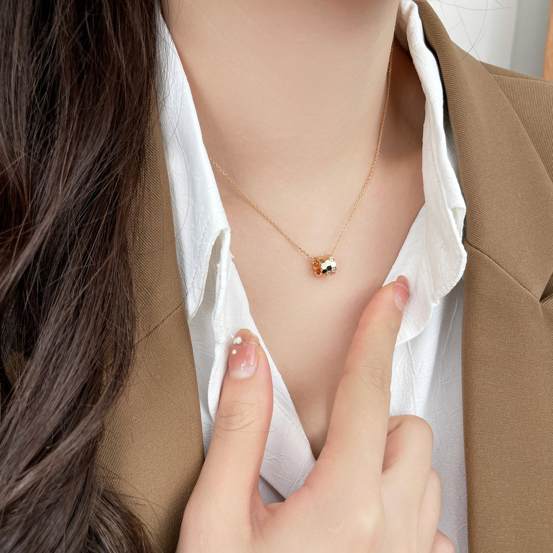 [⭐Glow]BEE MINI PEDANT DIAMOND NECKLACE