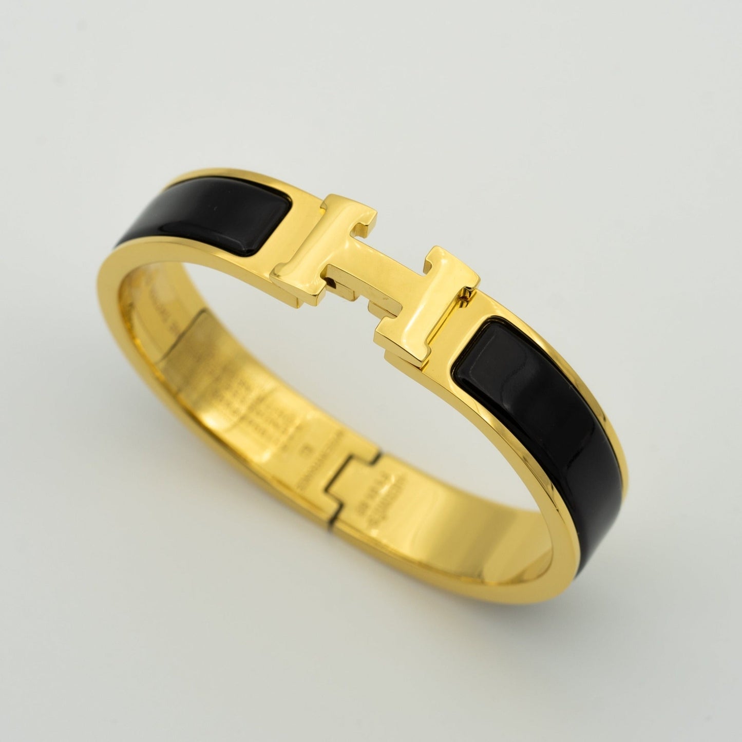 [⭐Glow]H BLACK BRACELET