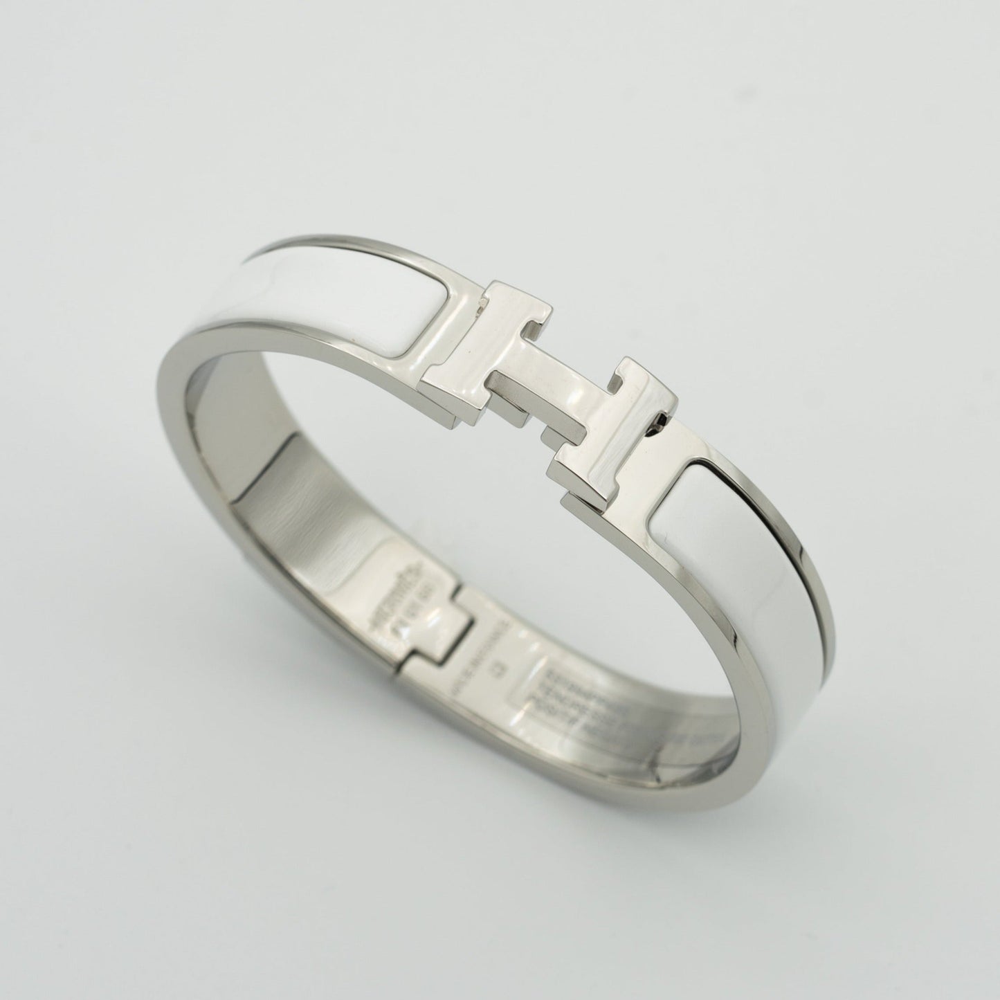 [⭐Glow]H WHITE BRACELET