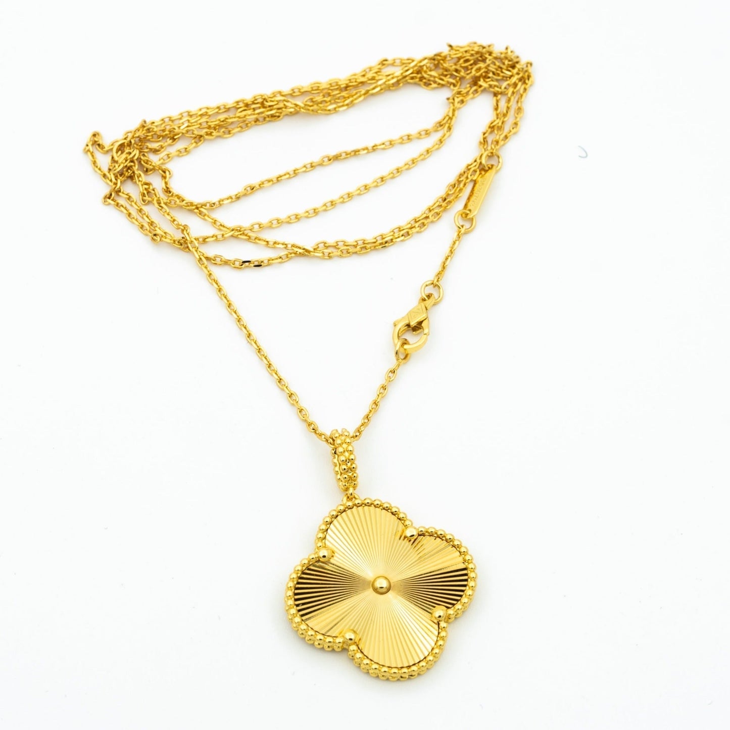 [⭐Glow]CLOVER 25MM PEDANT NECKLACE GOLD