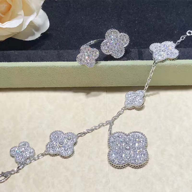 [⭐Glow]CLOVER 6 MOTIFS SILVER DIAMOND BRACELET
