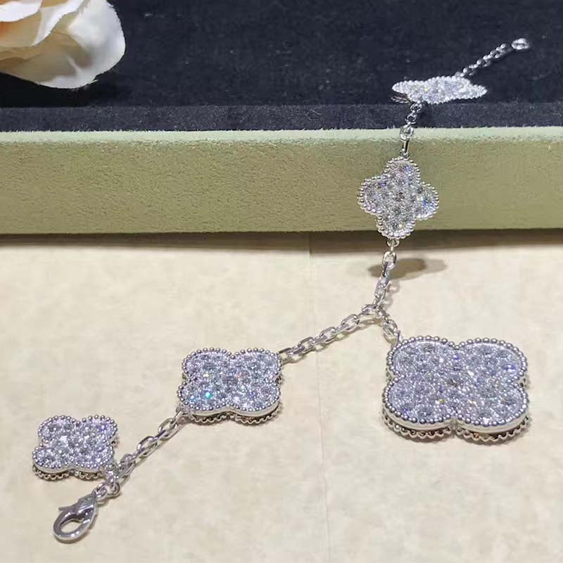 [⭐Glow]CLOVER 6 MOTIFS SILVER DIAMOND BRACELET