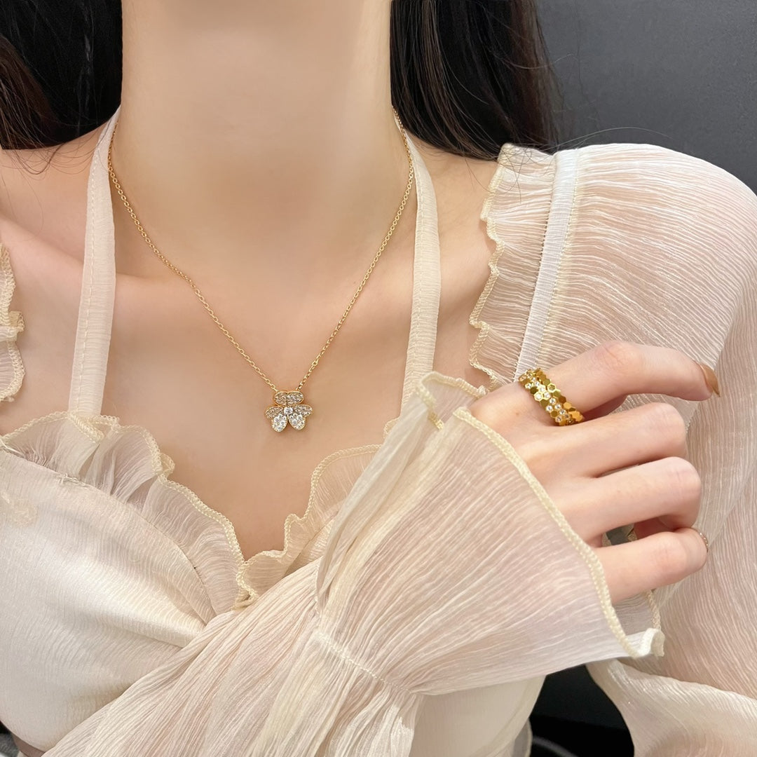 [⭐Glow]FLOWER DIAMOND NECKLACE