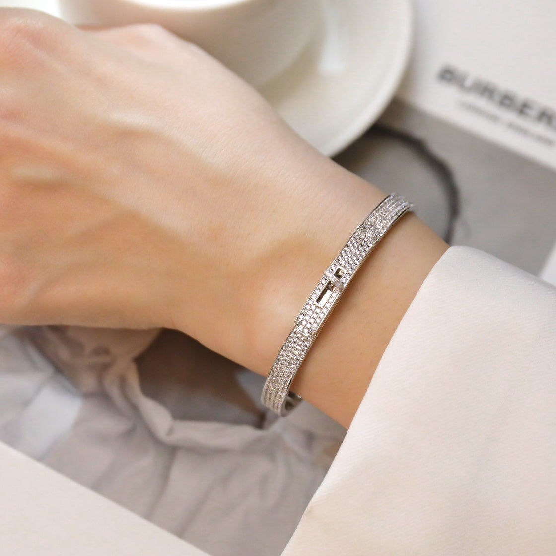 [⭐Glow]KELLY BRACELET DIAMOND PAVED