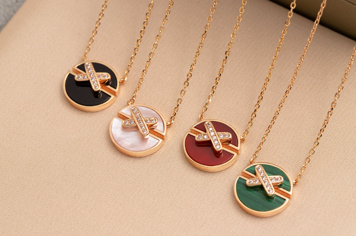[⭐Glow]JEUX DE PINK GOLD DIAMOND NECKLACE