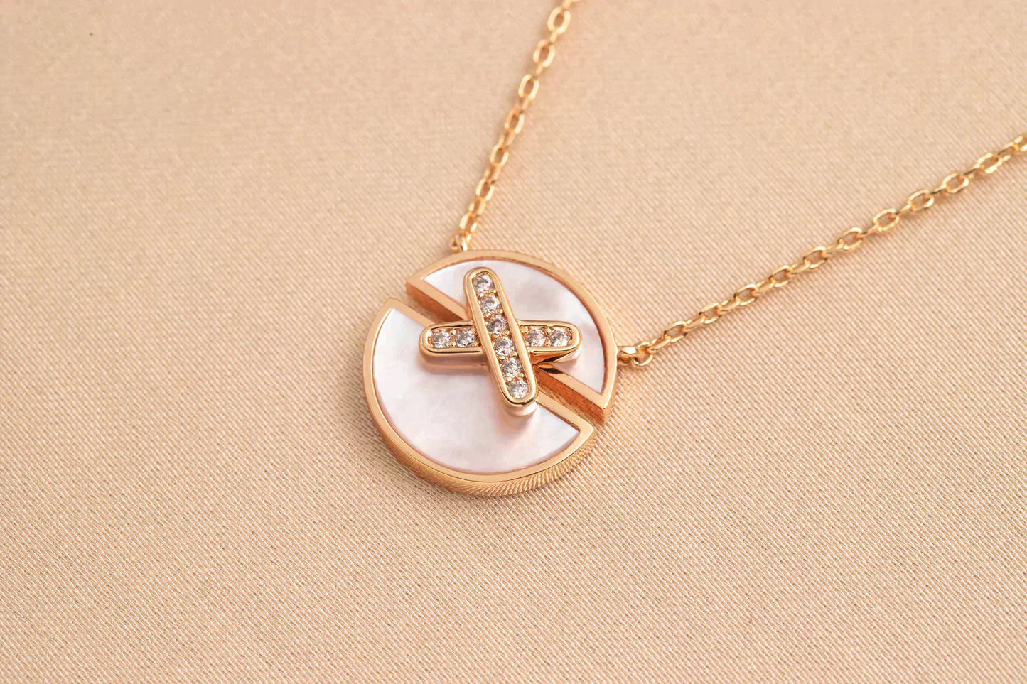 [⭐Glow]JEUX DE ROSE GOLD DIAMOND NECKLACE