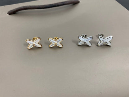 [⭐Glow]JEUX DE WHITE MOP SILVER DIAMOND EARRINGS
