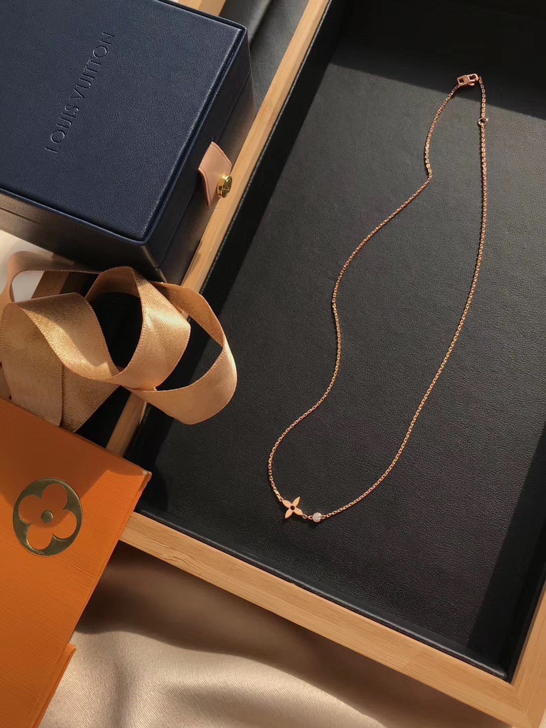 [⭐Glow]BLOSSOM PENDANT PINK GOLD AND DIAMOND