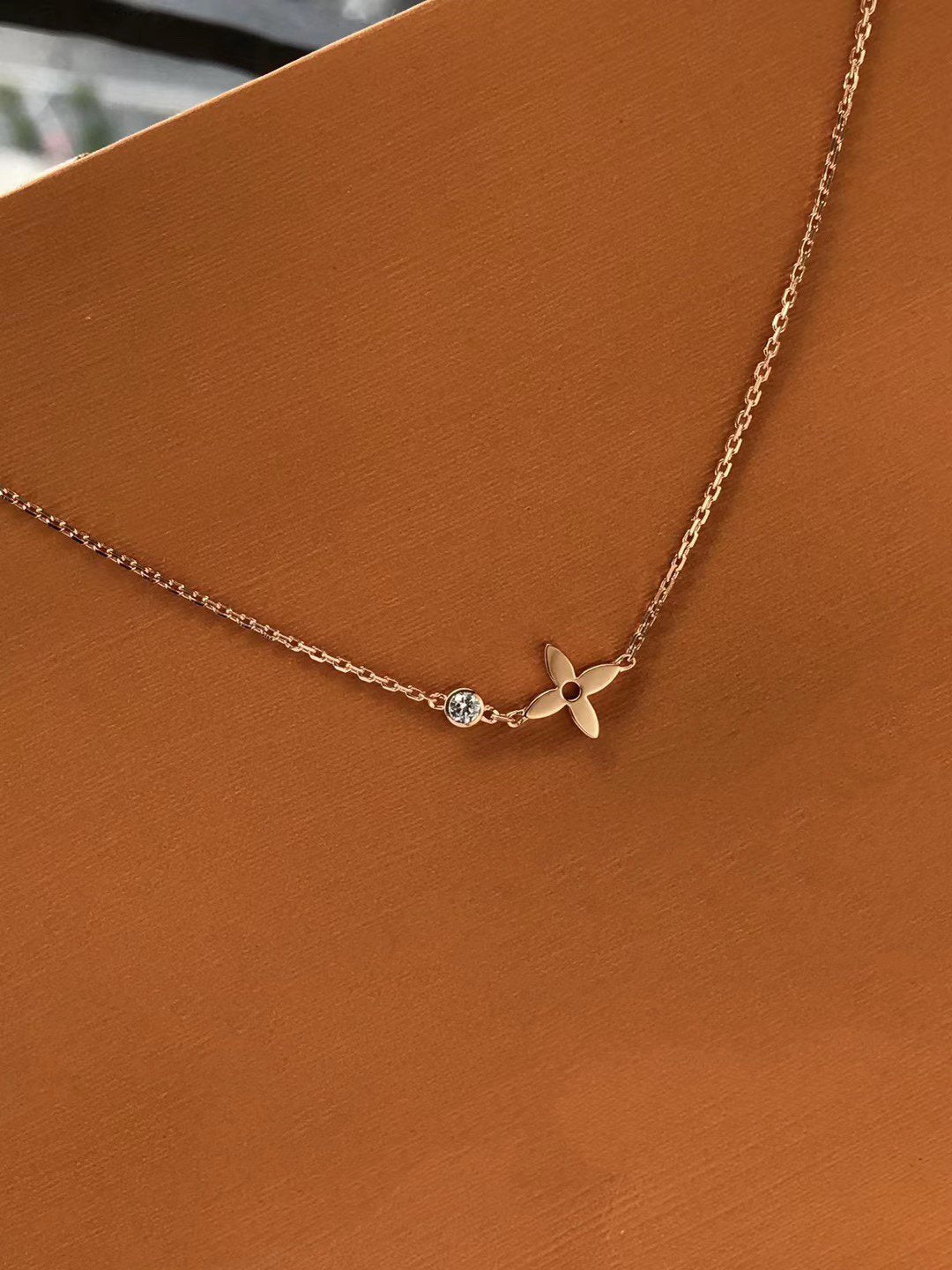 [⭐Glow]BLOSSOM PENDANT PINK GOLD AND DIAMOND