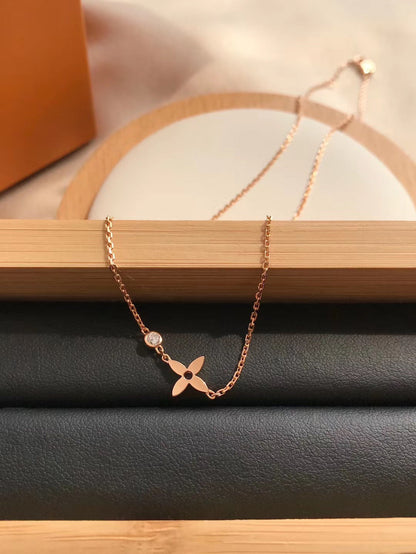 [⭐Glow]BLOSSOM PENDANT PINK GOLD AND DIAMOND