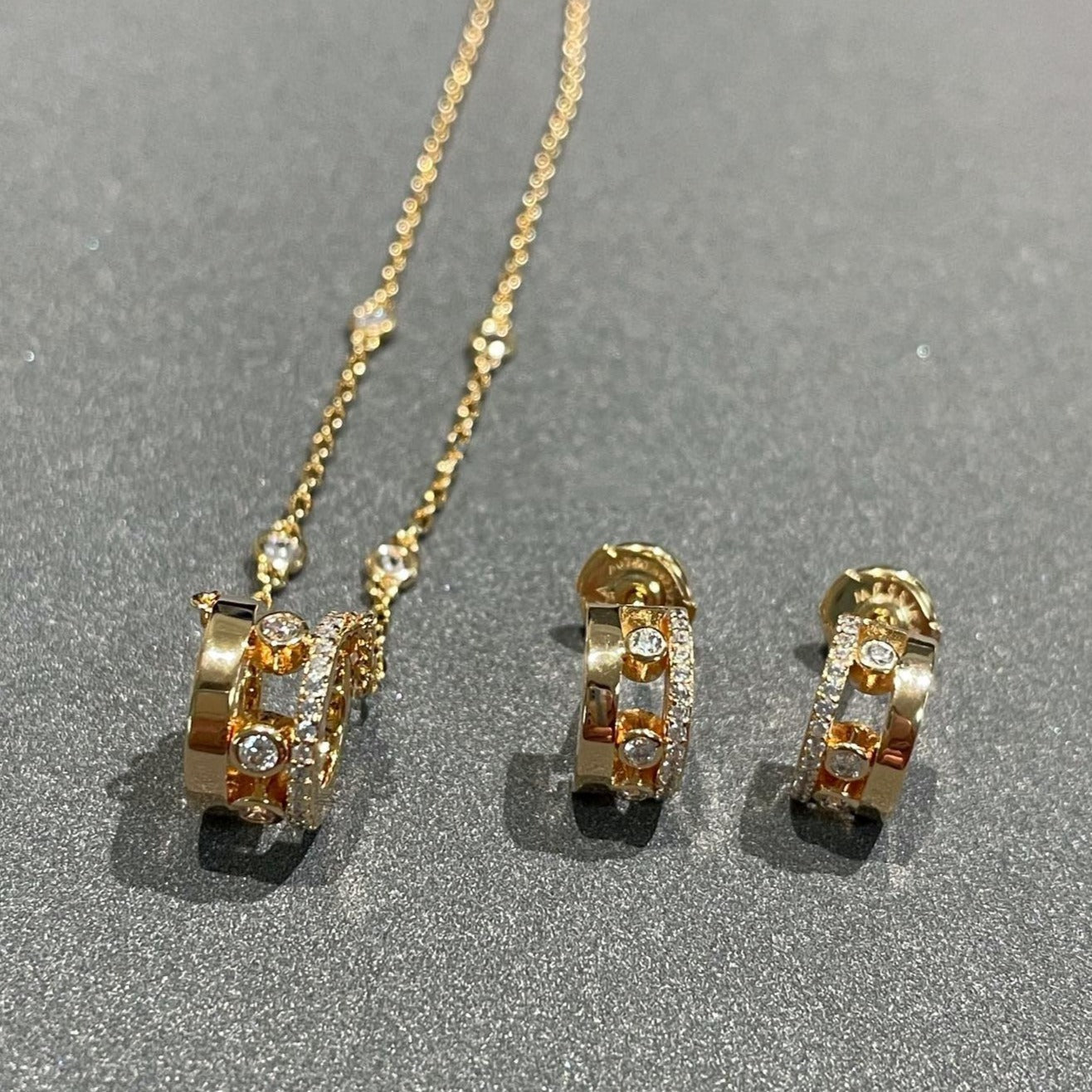 [⭐Glow]CHAIN MOVE ROMANE PEDAND NECKLACE