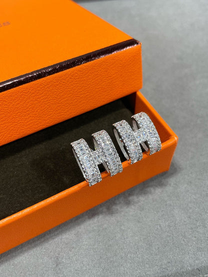 [⭐Glow]H STUD EARRINGS WITH SILVER DIAMONDS