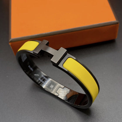 [⭐Glow]CLIC HM SO BLACK YELLOW BRACELET
