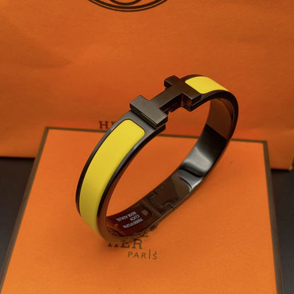[⭐Glow]CLIC HM SO BLACK YELLOW BRACELET