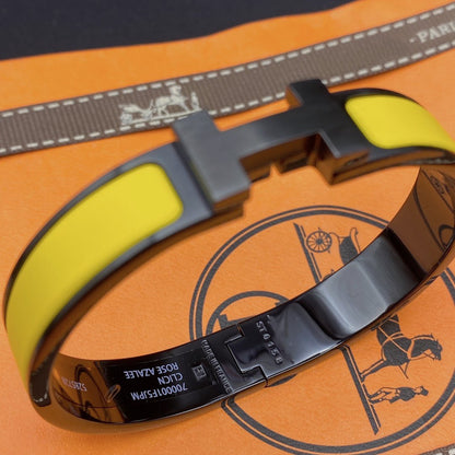 [⭐Glow]CLIC HM SO BLACK YELLOW BRACELET