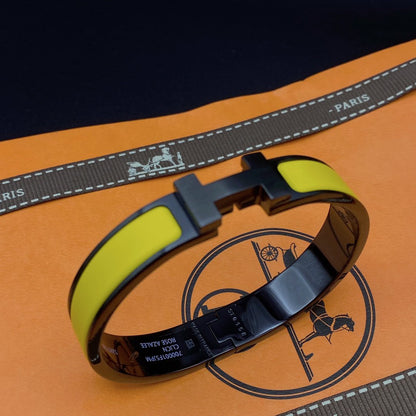[⭐Glow]CLIC HM SO BLACK YELLOW BRACELET