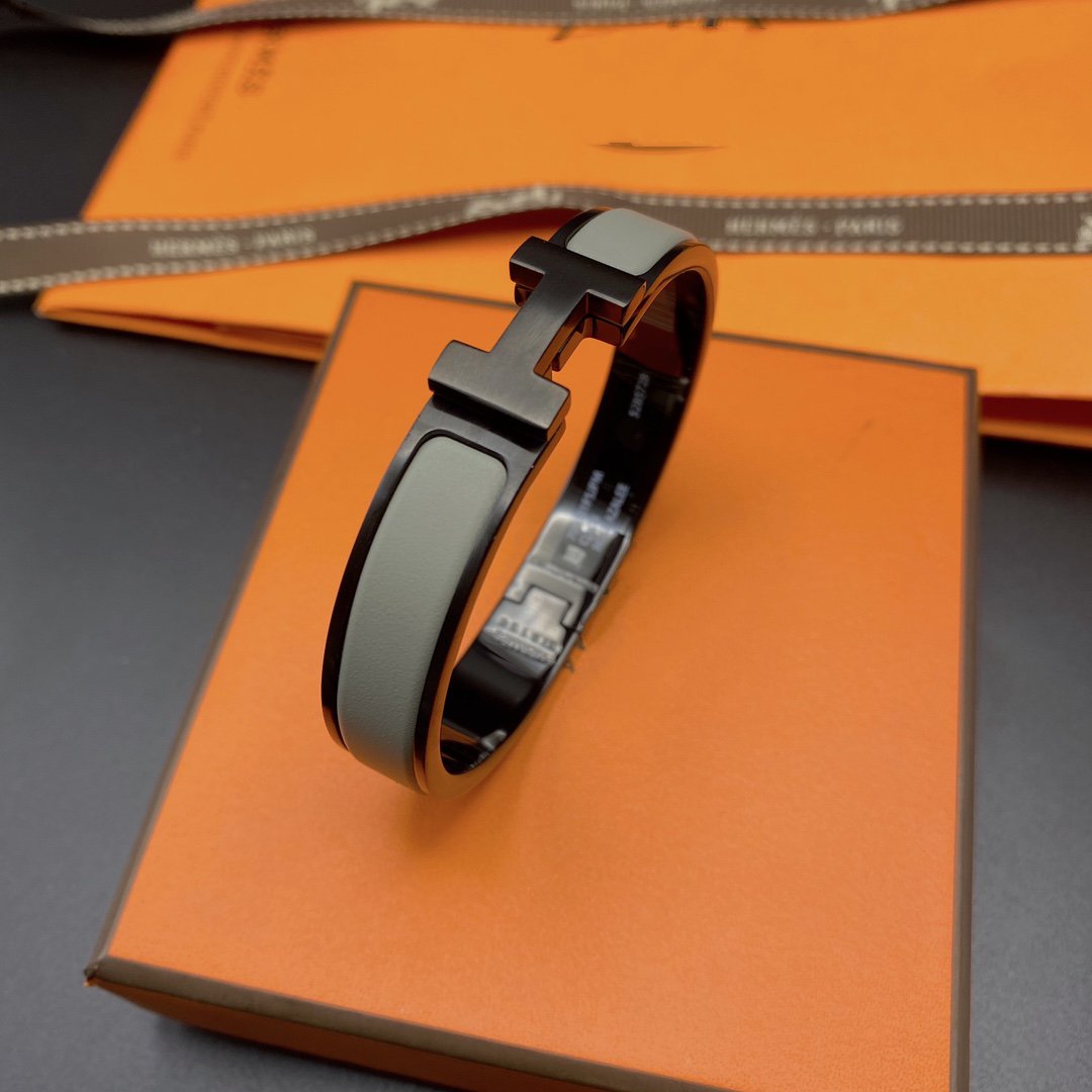 [⭐Glow]CLIC HM SO BLACK GREY BRACELET