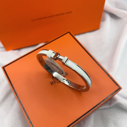 [⭐Glow]CLASSIC HM CLIC WHITE 8MM ENAMEL BRACELET