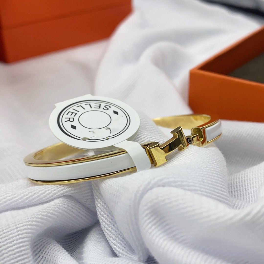 [⭐Glow]CLASSIC HM CLIC WHITE 8MM ENAMEL BRACELET