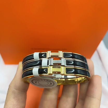 [⭐Glow]CLASSIC HM CLIC BLACK 8MM ENAMEL BRACELET