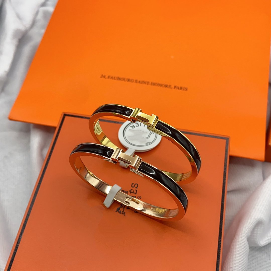 [⭐Glow]CLASSIC HM CLIC BLACK 8MM ENAMEL BRACELET