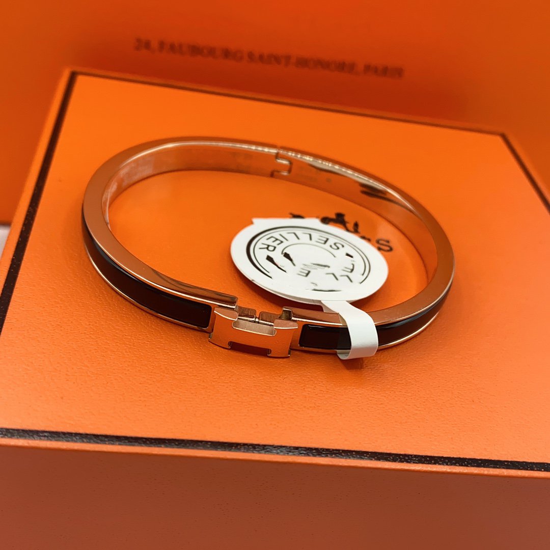 [⭐Glow]CLASSIC HM CLIC BLACK 8MM ENAMEL BRACELET